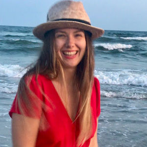 Meet your Posher, Betül